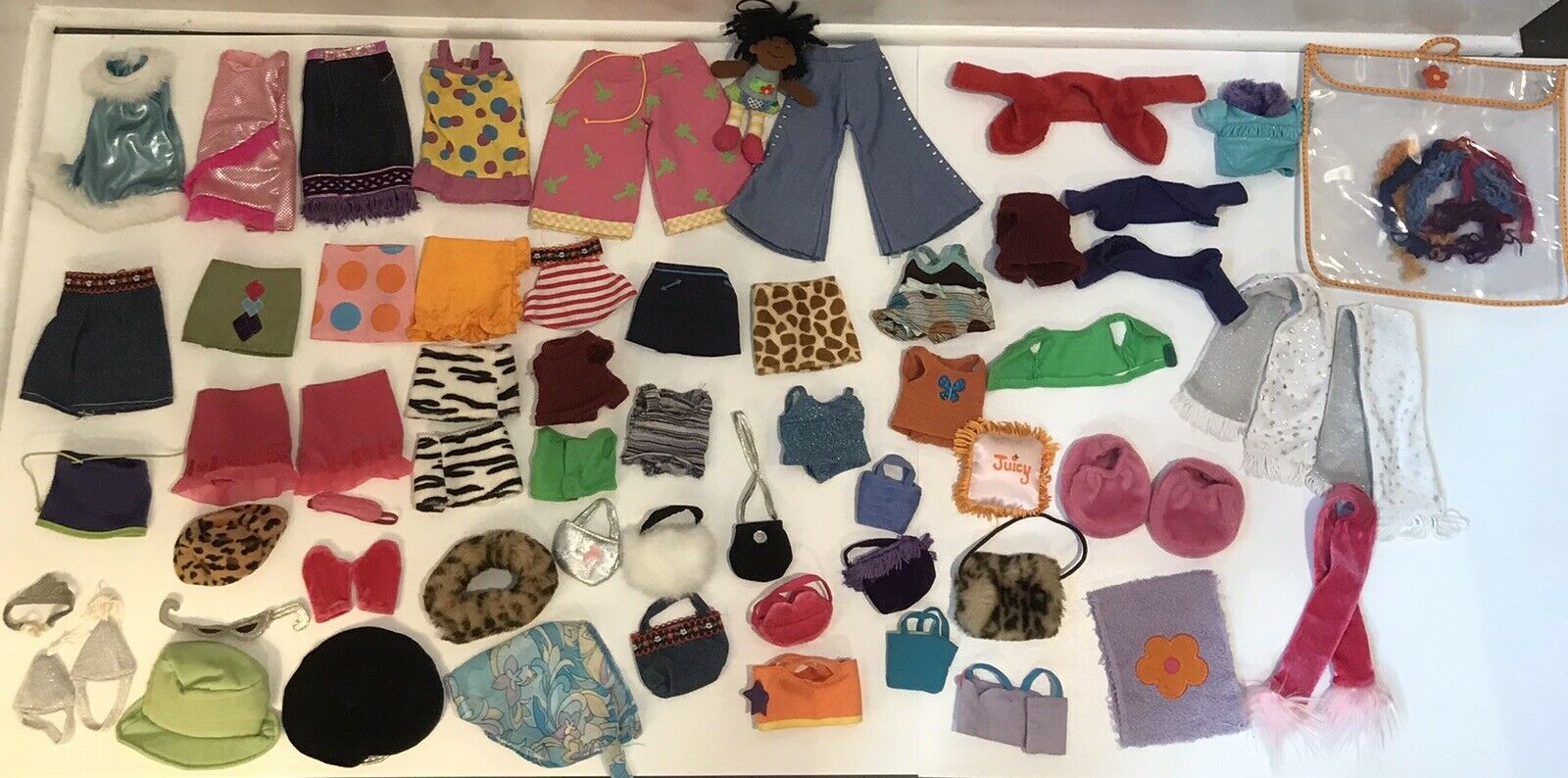 Groovy Girls Huge Clothes Lot, Handbags, Hats, Gloves, Scarves, Hair Extensions